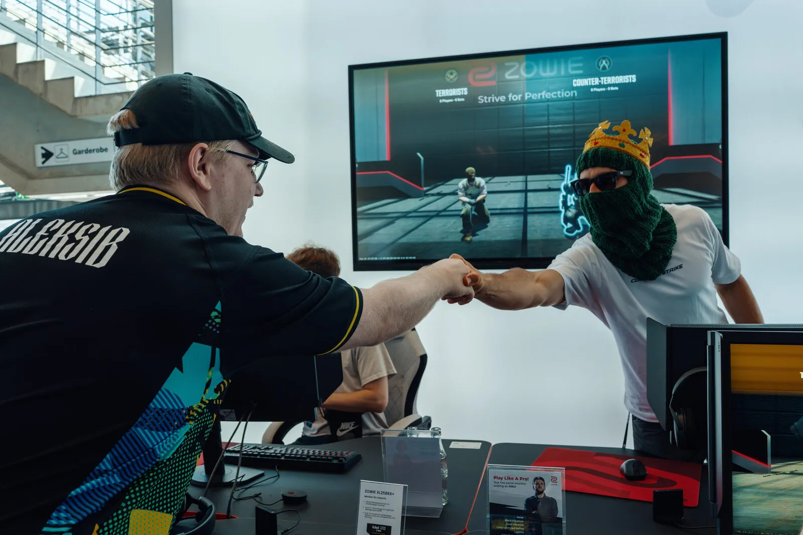 Een boks over het bureau aan het eind van een run op de aim challenge