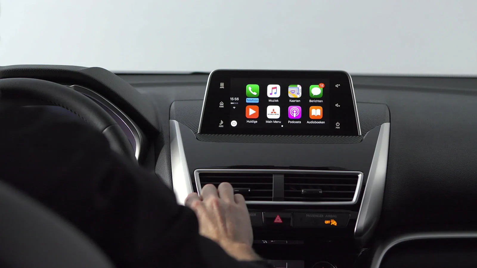 Het verlichte dashboardscherm in de afgewerkte grade