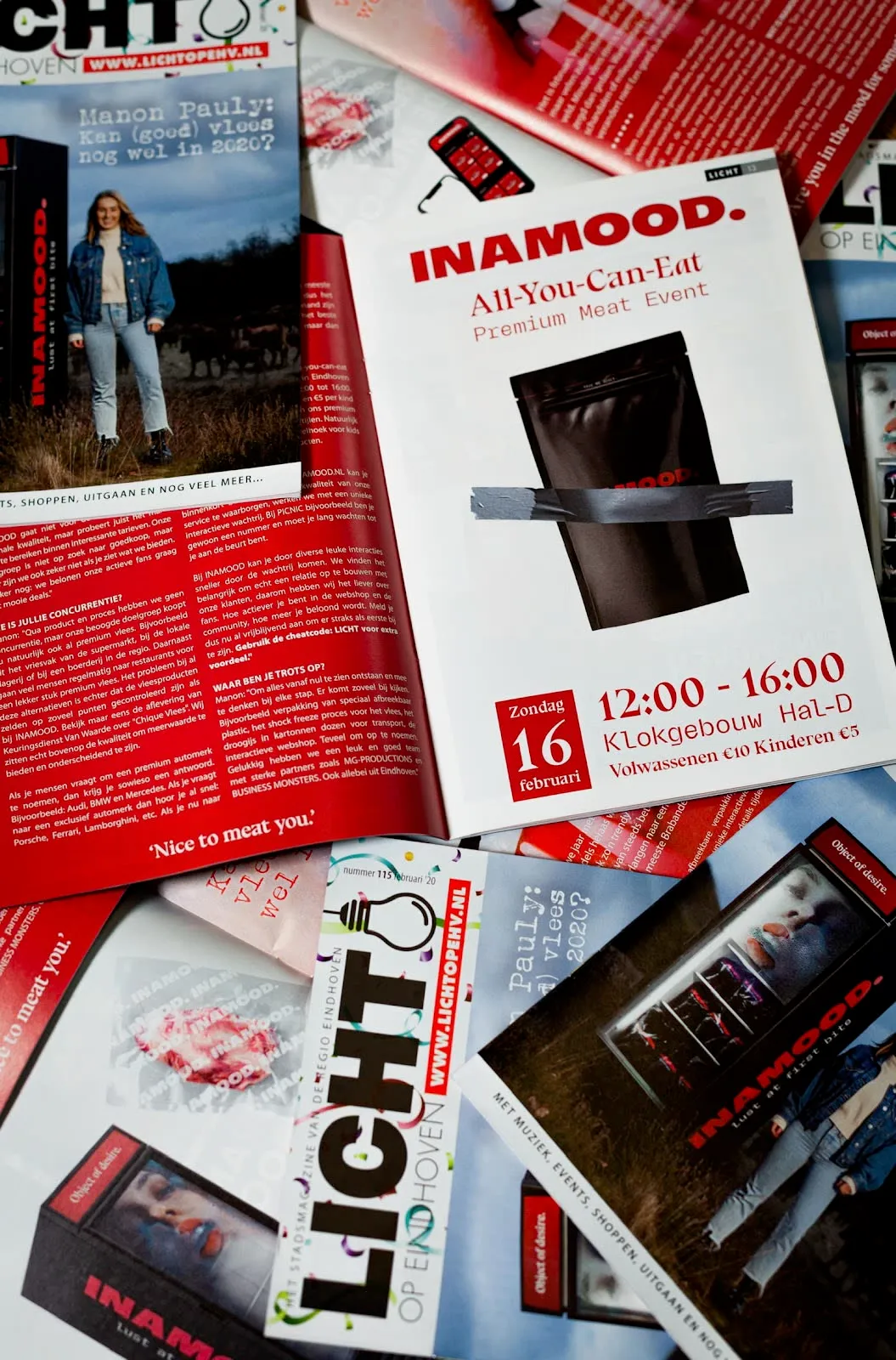 Gedrukte flyers en magazines van de lanceercampagne